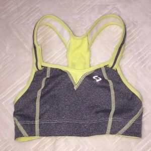 sports bra